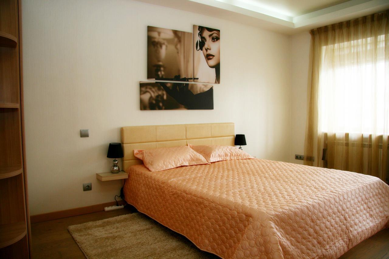 קייב Luxury Apartment In The Heart Of The Capital מראה חיצוני תמונה